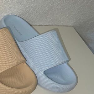 Cute very comfy slip on sandals